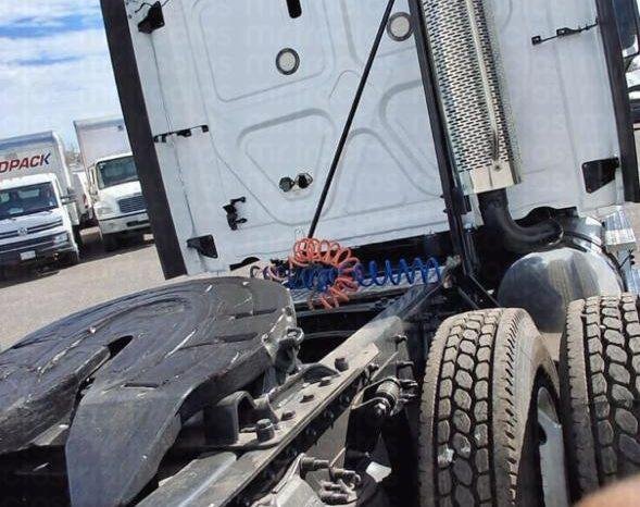 
								Freightliner Cascadia 2018 lleno									