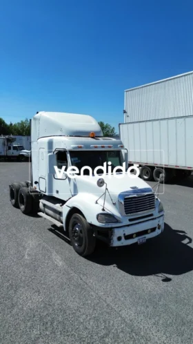 Freightliner Columbia 2013