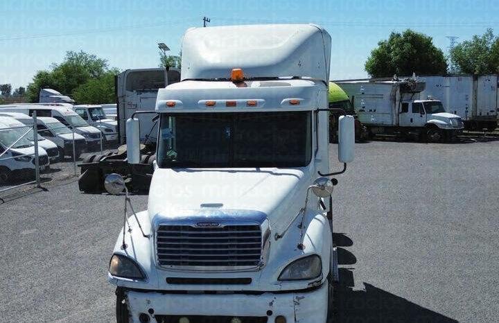 Freightliner Columbia 2013 lleno