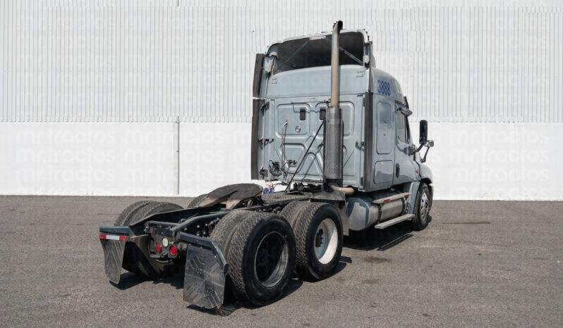 
								Freightliner Cascadia 2015 lleno									