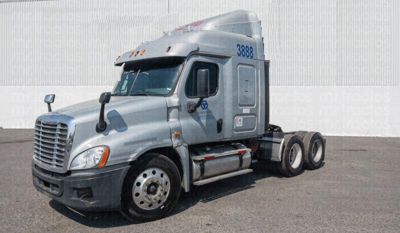
								Freightliner Cascadia 2015 lleno									