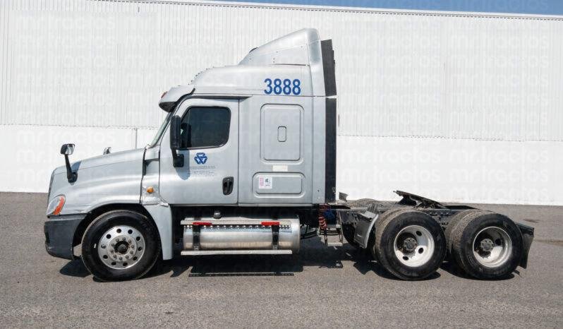 
								Freightliner Cascadia 2015 lleno									