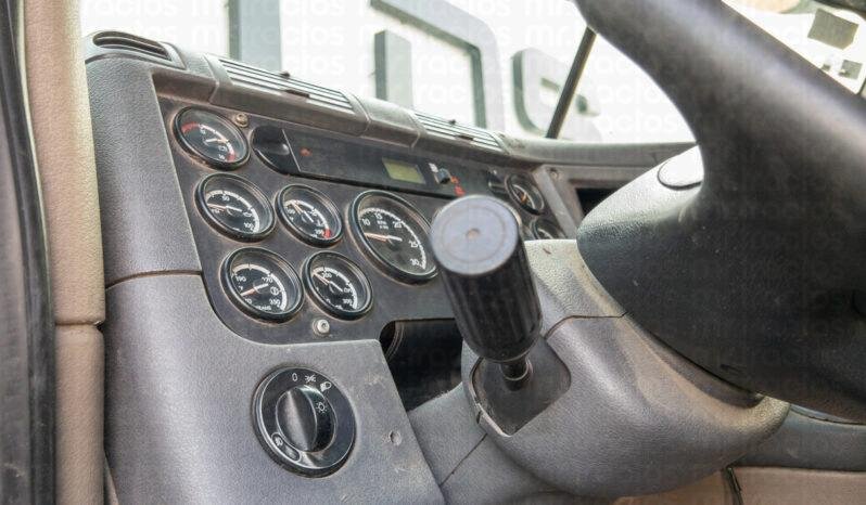
								Freightliner Cascadia 2015 lleno									