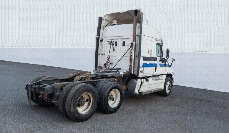 
								Freightliner Cascadia 2015 lleno									