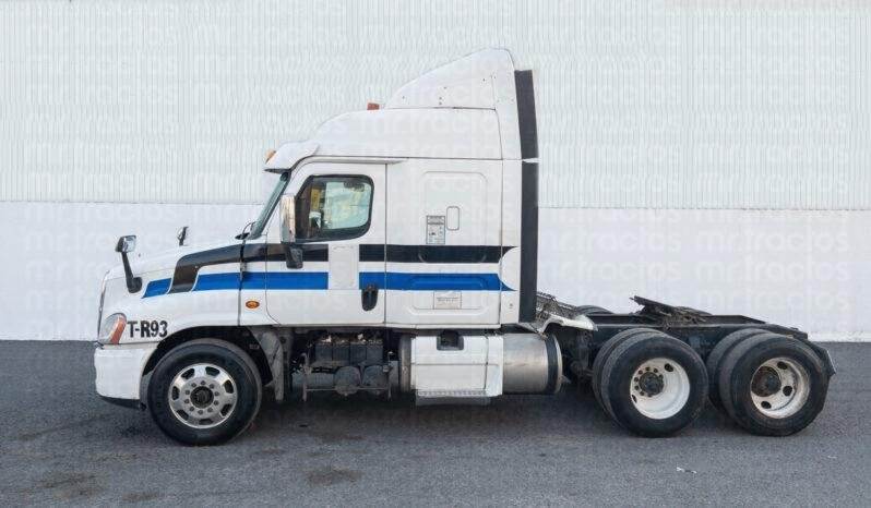 
								Freightliner Cascadia 2015 lleno									