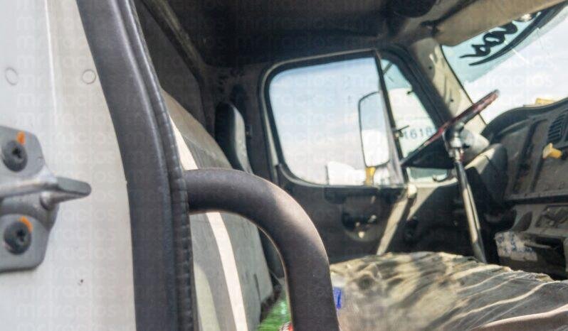 
								Freightliner Torton M2 2013 lleno									