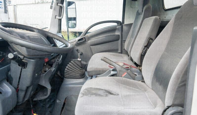 
								Isuzu Elf600 2016 lleno									