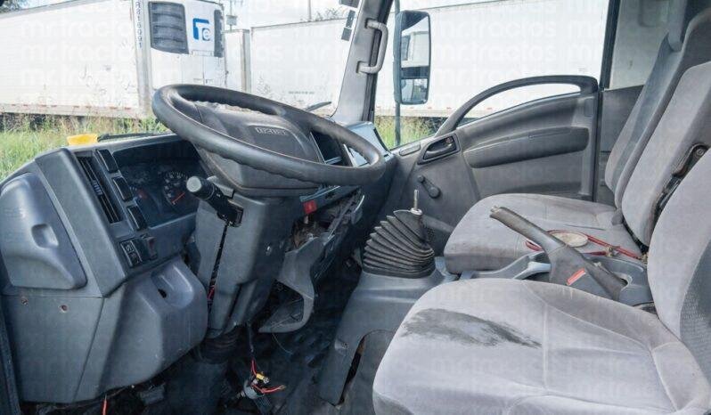 
								Isuzu Elf600 2016 lleno									