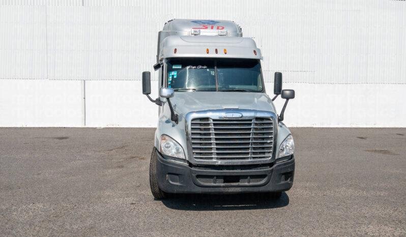 Freightliner Cascadia 2015 lleno